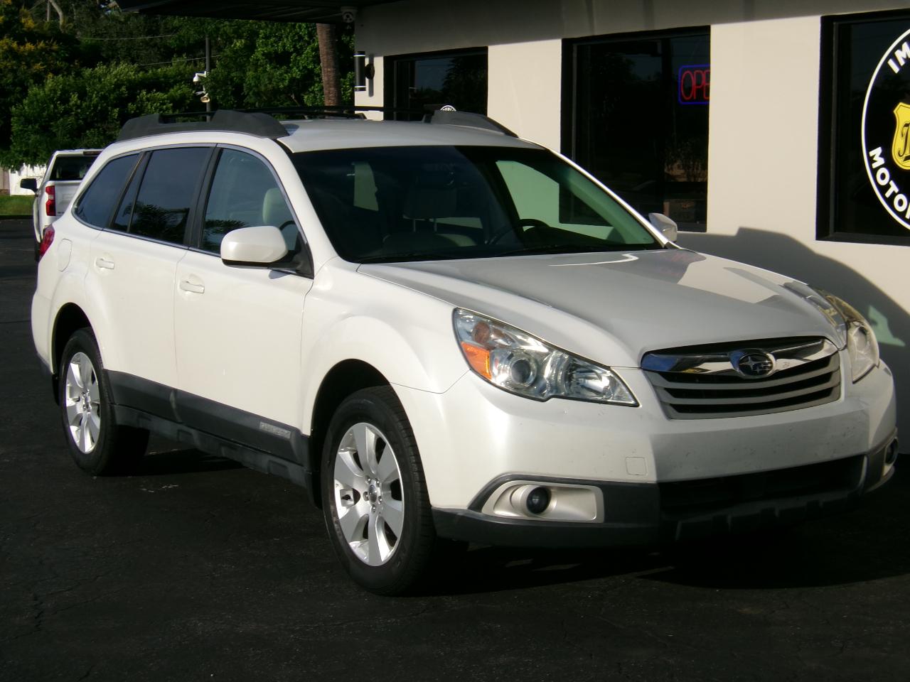 Subaru Outback 2.5i Premium 2011