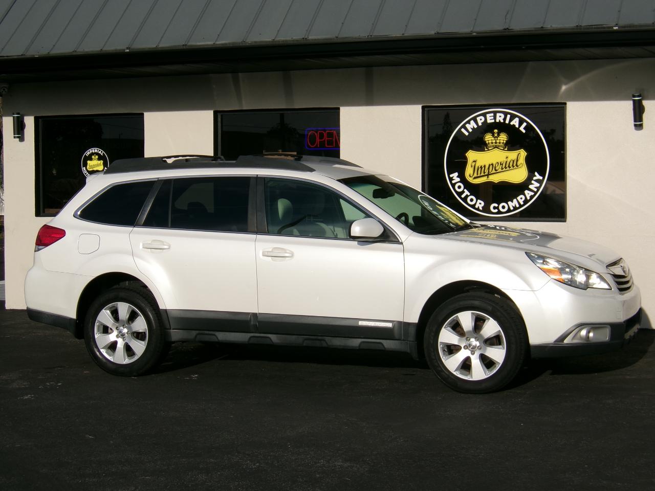 Subaru Outback 2.5i Premium 2011