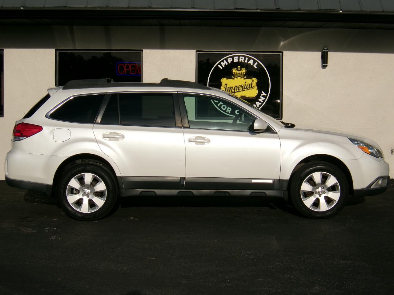 Subaru Outback 2.5i Premium 2011