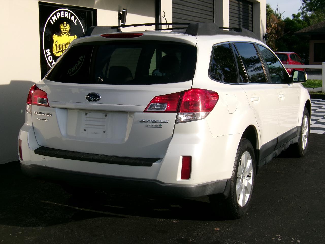 Subaru Outback 2.5i Premium 2011