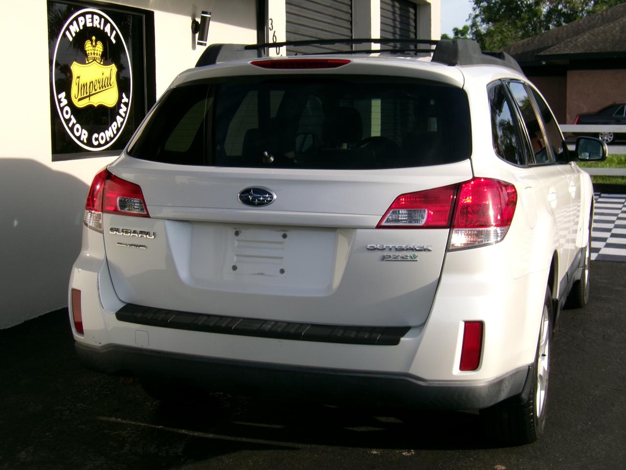 Subaru Outback 2.5i Premium 2011