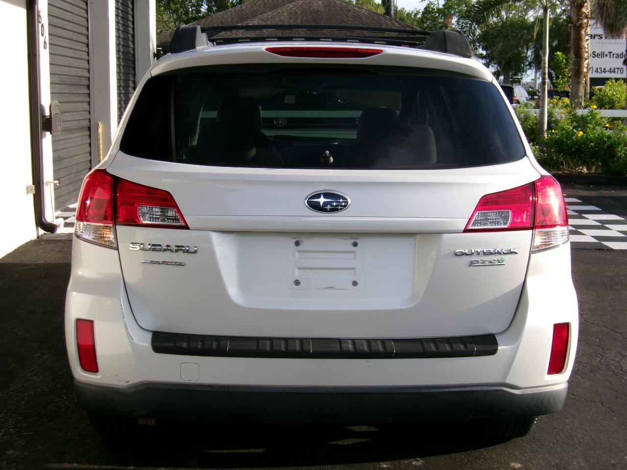 Subaru Outback 2.5i Premium 2011