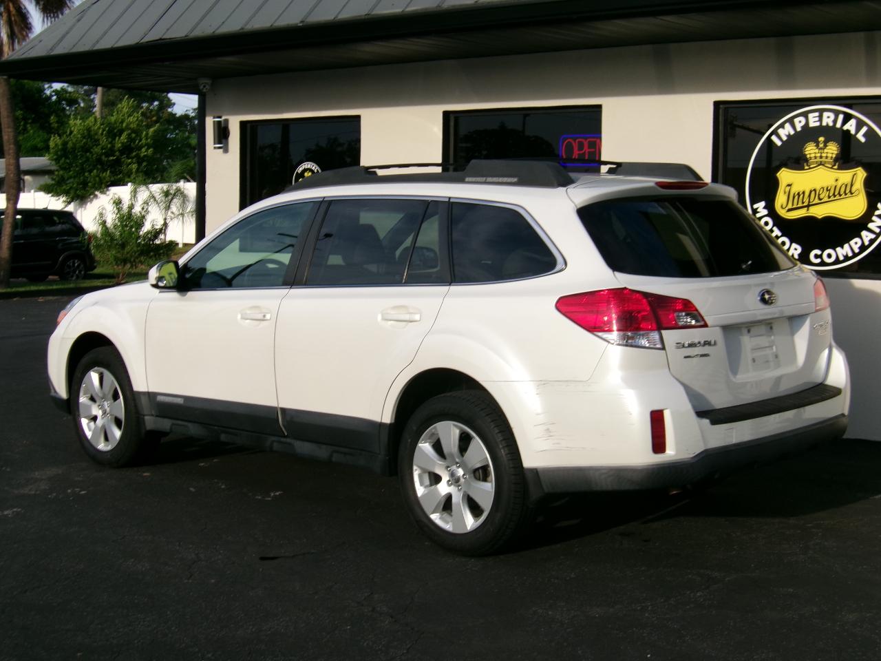 Subaru Outback 2.5i Premium 2011