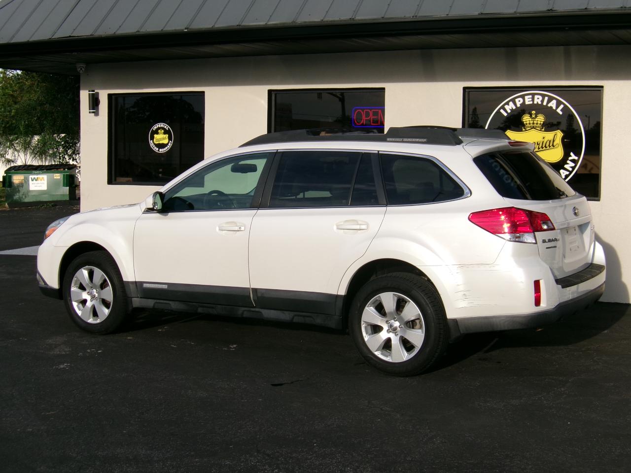 Subaru Outback 2.5i Premium 2011
