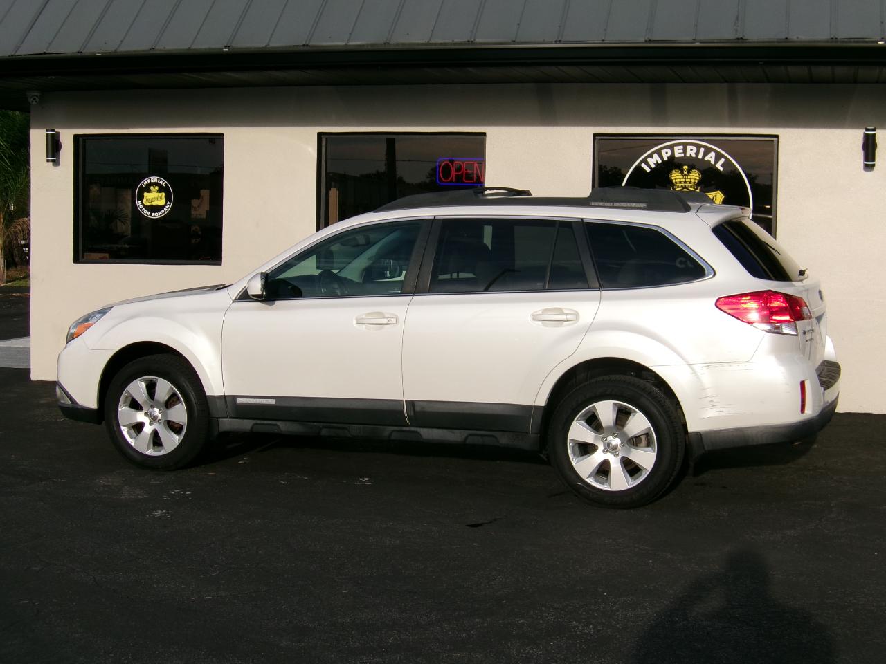 Subaru Outback 2.5i Premium 2011