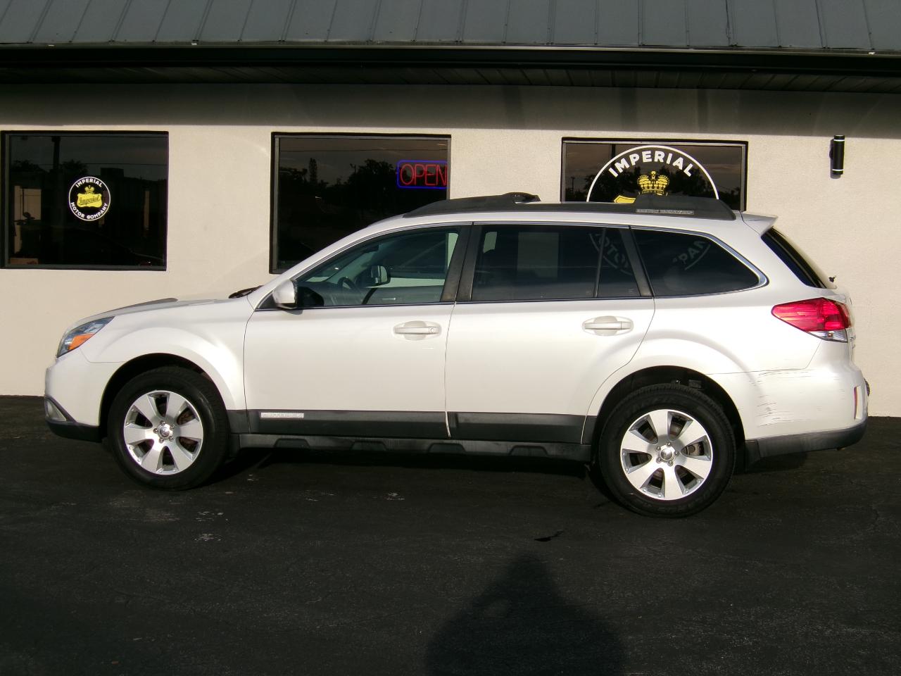 Subaru Outback 2.5i Premium 2011