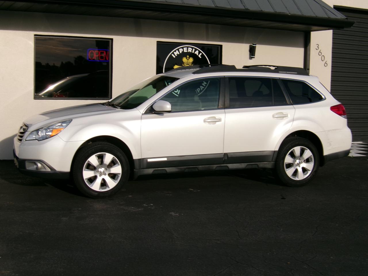 Subaru Outback 2.5i Premium 2011