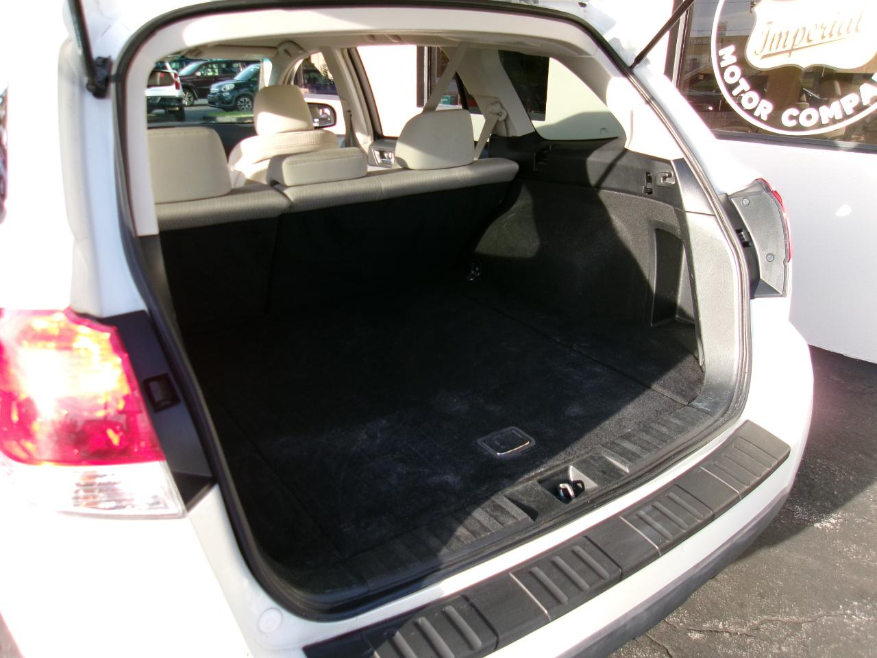 Subaru Outback 2.5i Premium 2011