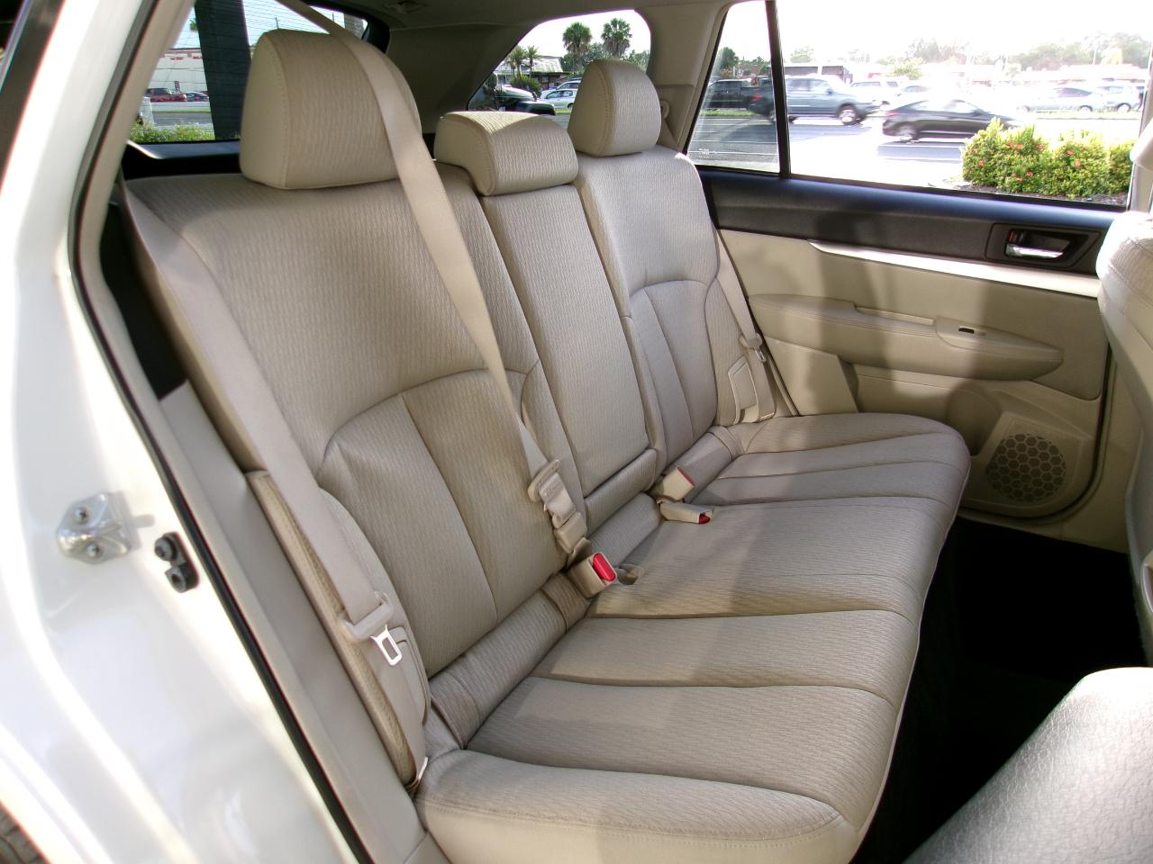 Subaru Outback 2.5i Premium 2011