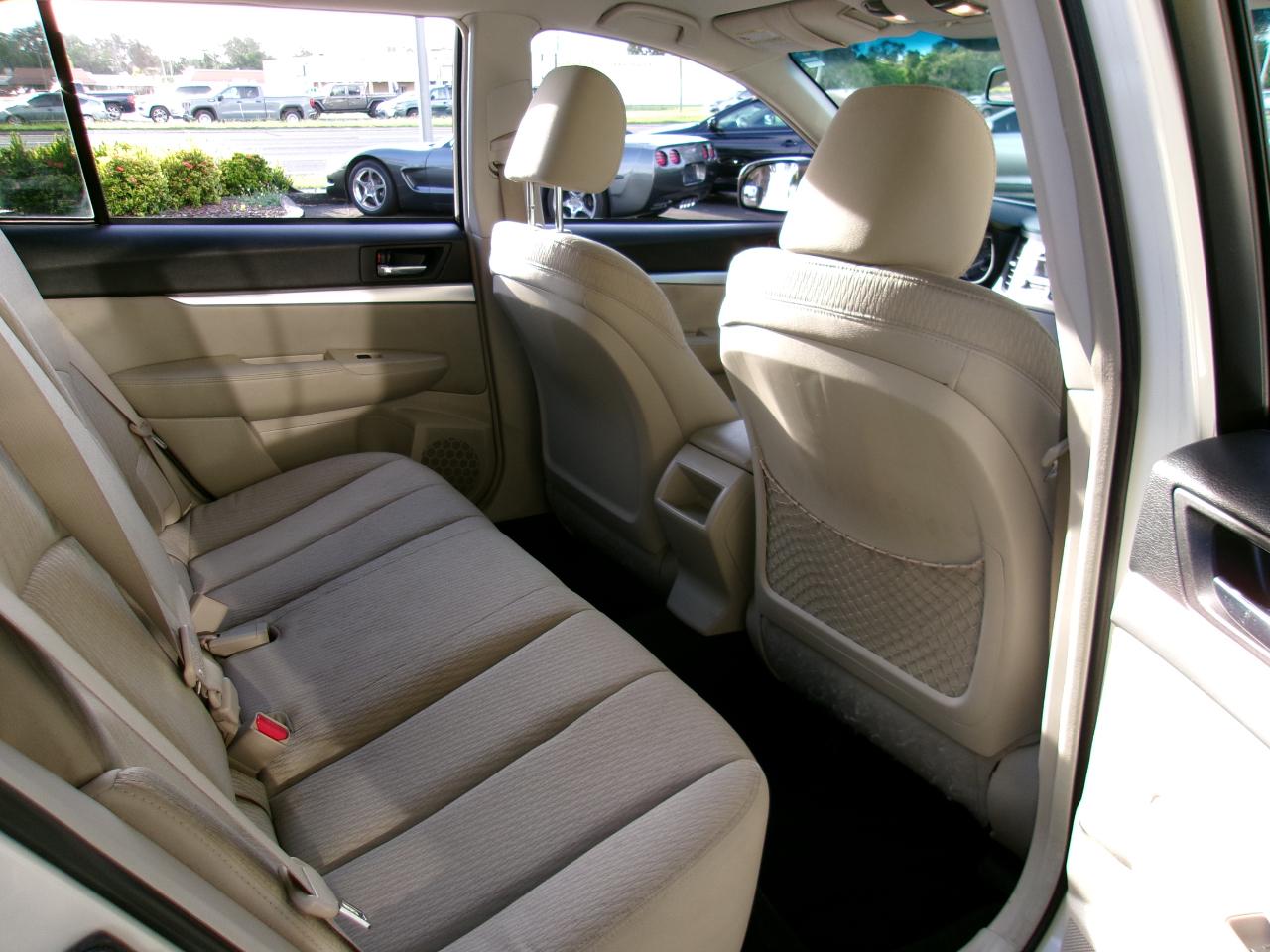 Subaru Outback 2.5i Premium 2011