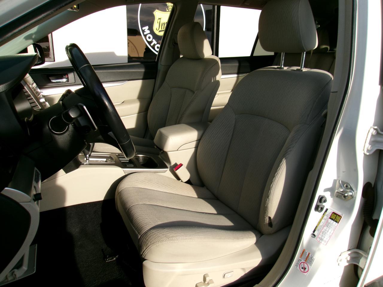 Subaru Outback 2.5i Premium 2011