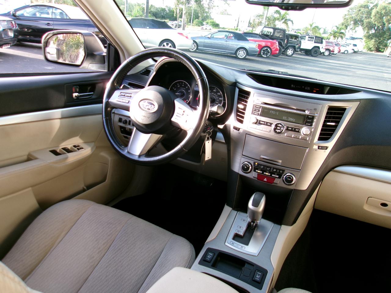 Subaru Outback 2.5i Premium 2011