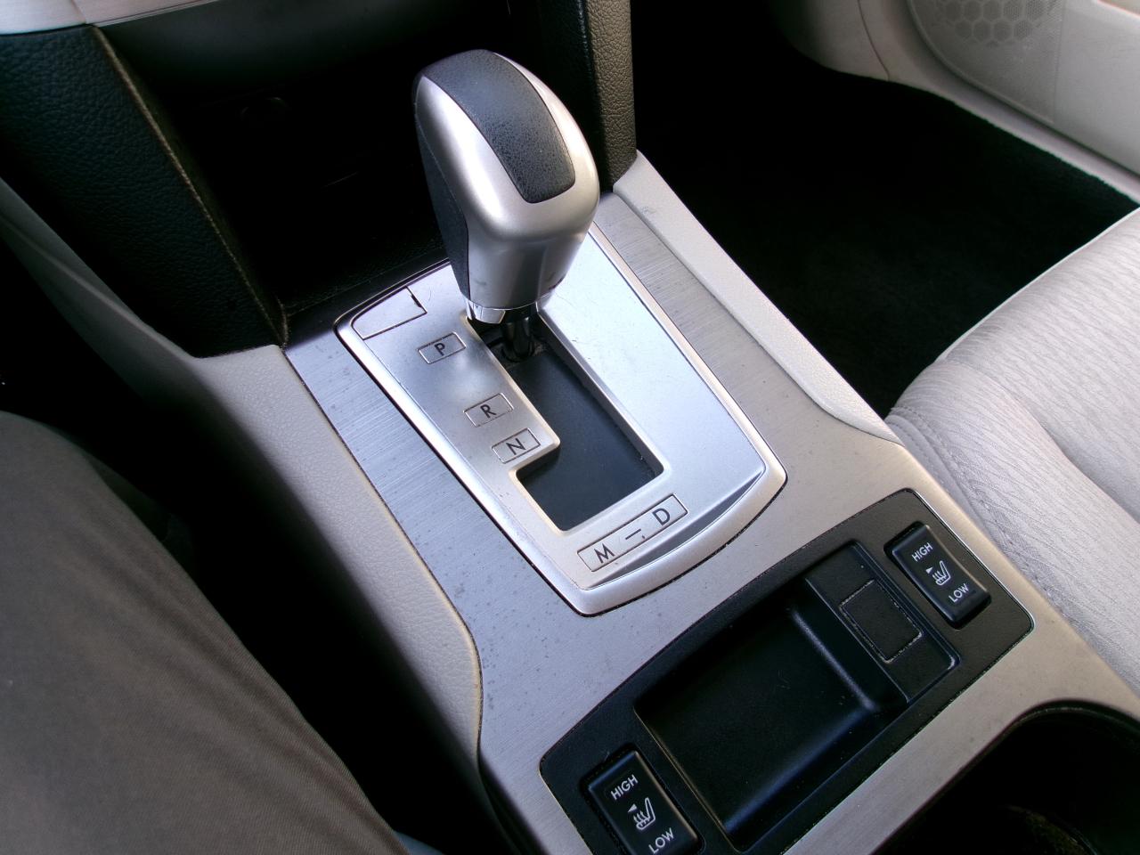 Subaru Outback 2.5i Premium 2011