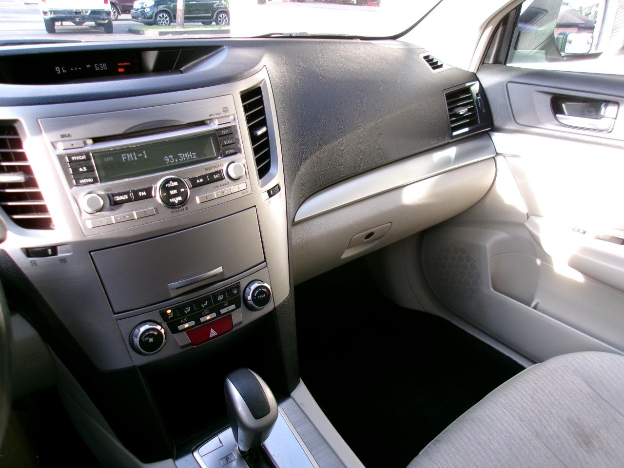 Subaru Outback 2.5i Premium 2011