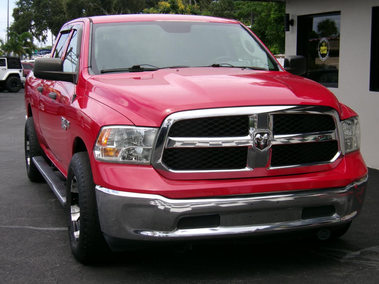 RAM 1500 Tradesman Crew Cab LWB 2WD 2016