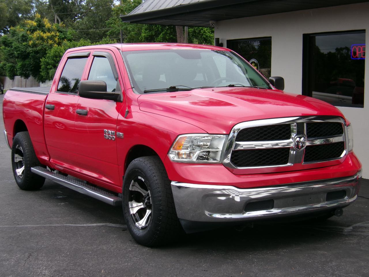 RAM 1500 Tradesman Crew Cab LWB 2WD 2016