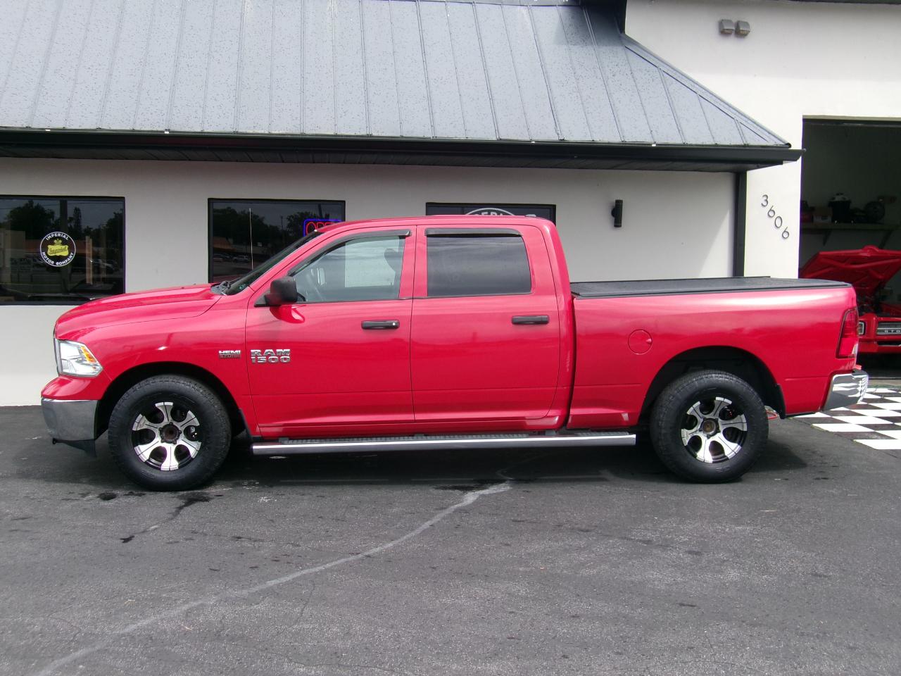 RAM 1500 Tradesman Crew Cab LWB 2WD 2016