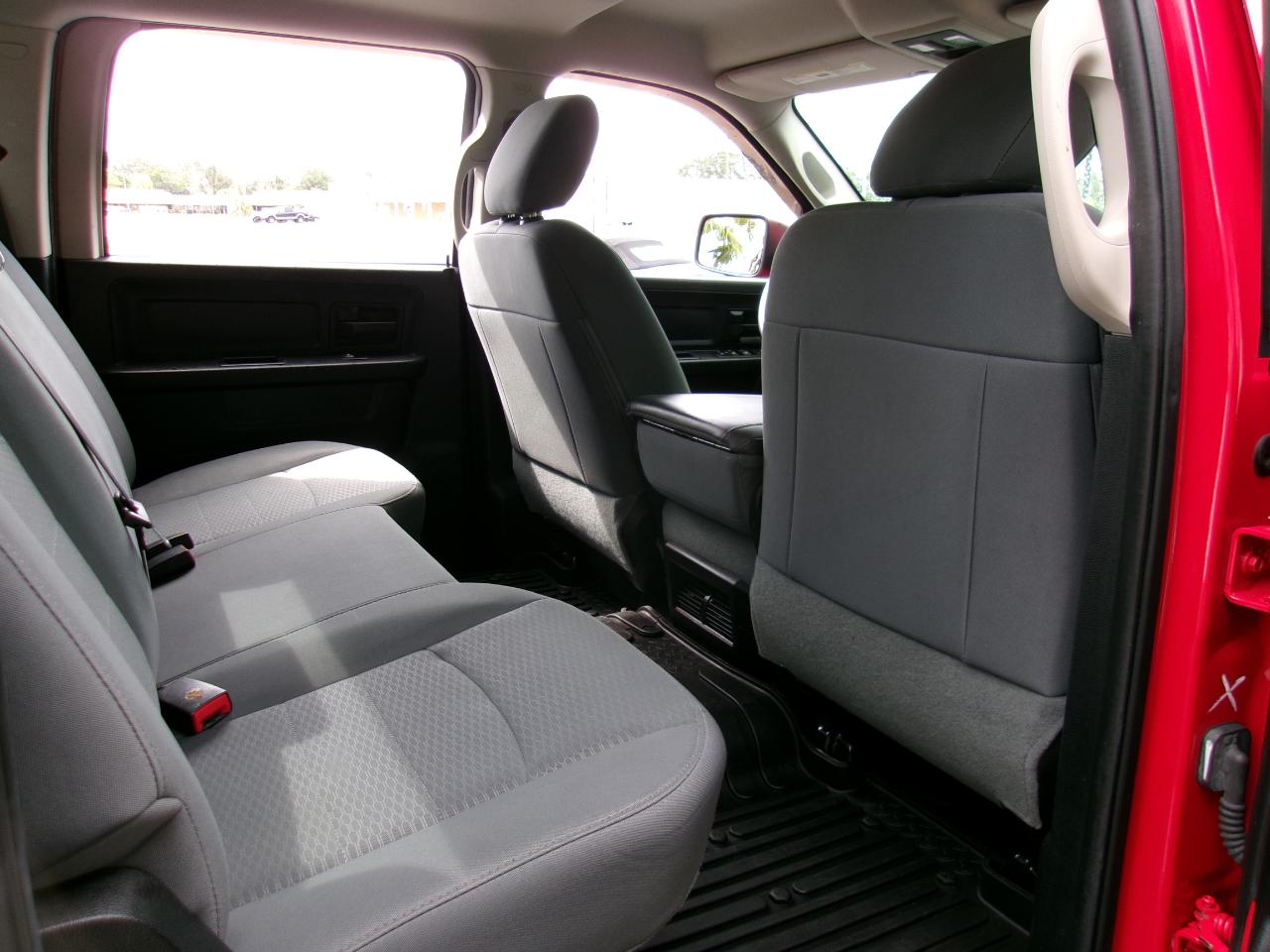RAM 1500 Tradesman Crew Cab LWB 2WD 2016