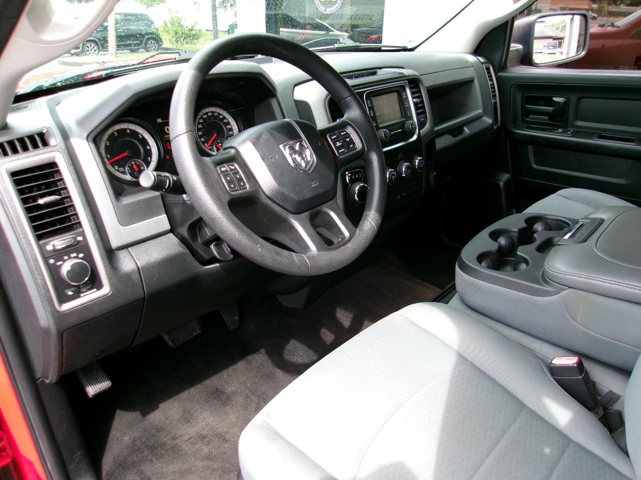 RAM 1500 Tradesman Crew Cab LWB 2WD 2016