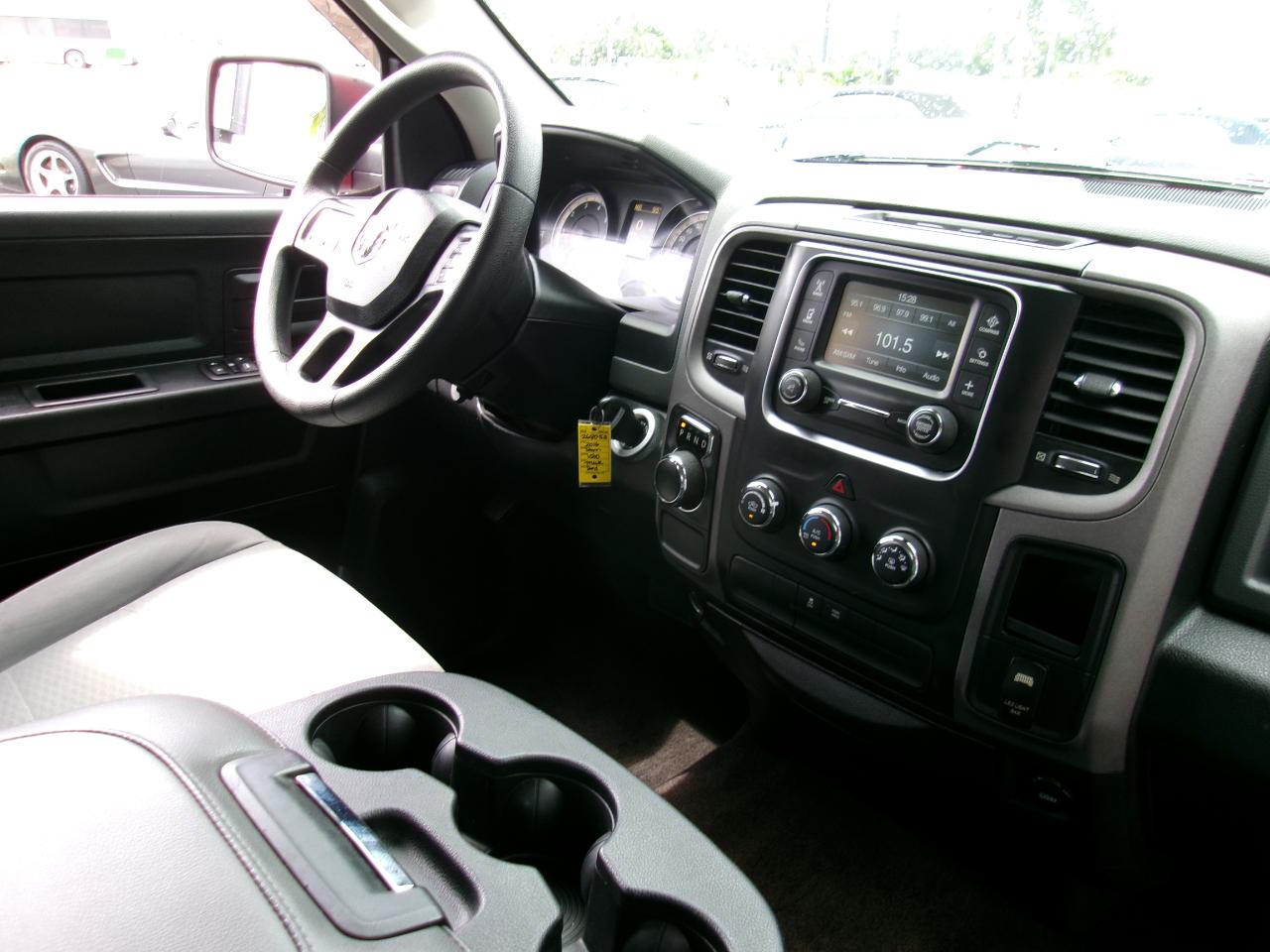RAM 1500 Tradesman Crew Cab LWB 2WD 2016