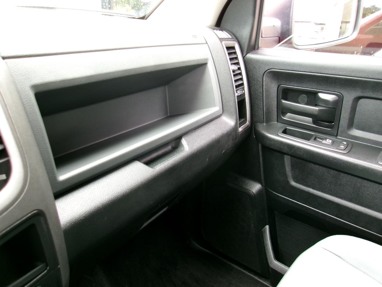 RAM 1500 Tradesman Crew Cab LWB 2WD 2016
