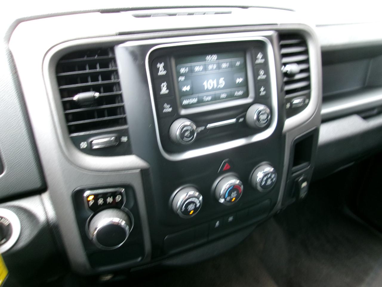 RAM 1500 Tradesman Crew Cab LWB 2WD 2016