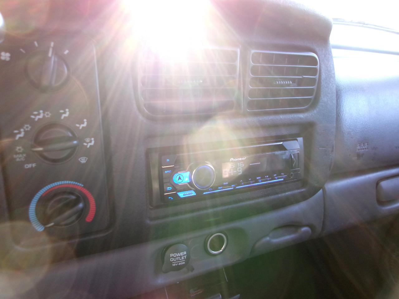 Dodge Dakota Club Cab 4WD 1997