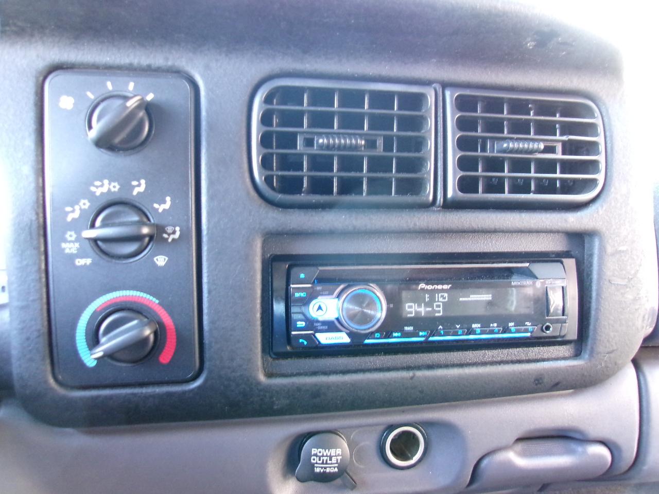 Dodge Dakota Club Cab 4WD 1997