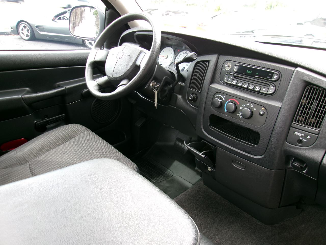 Dodge Ram 1500 ST Reg Cab 2005