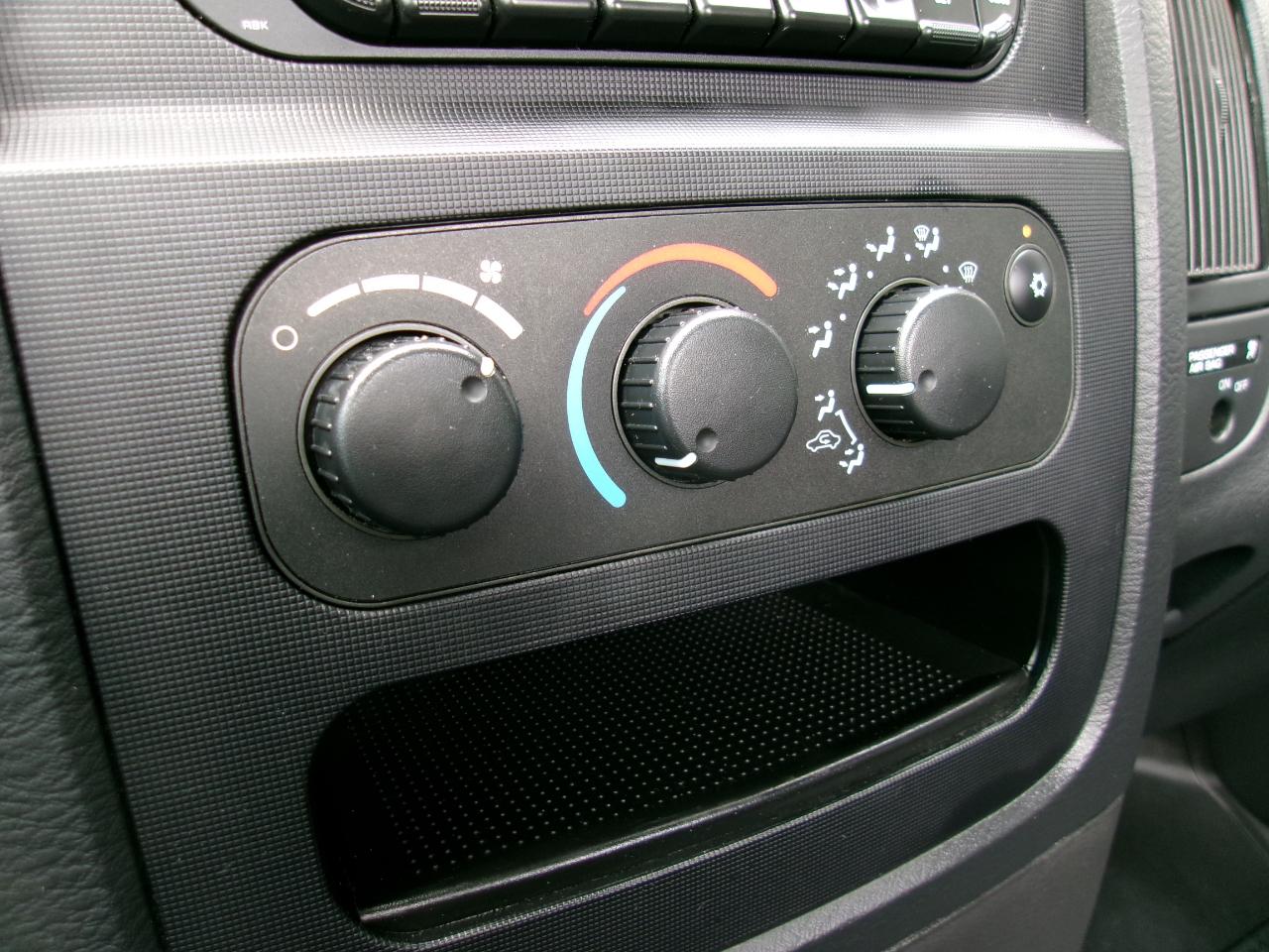 Dodge Ram 1500 ST Reg Cab 2005