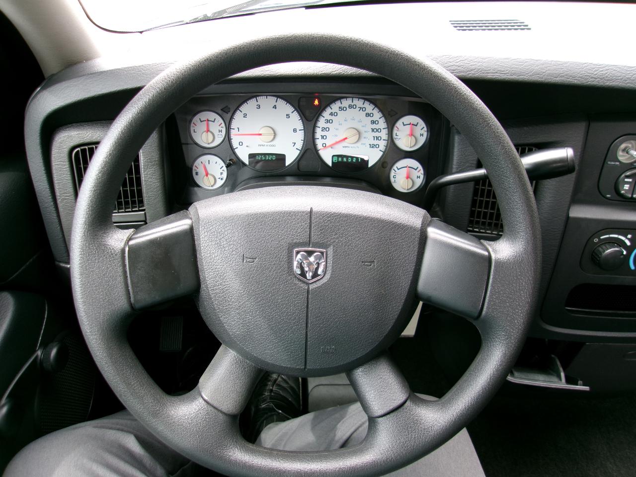 Dodge Ram 1500 ST Reg Cab 2005