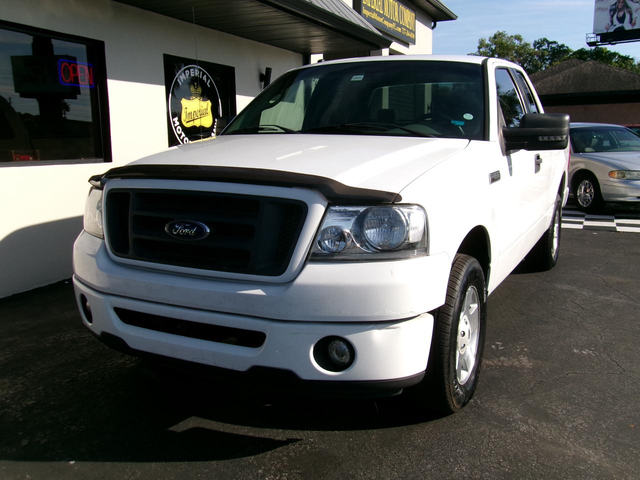 Ford F-150 STX SuperCab 5.5-ft Box 2WD 2006