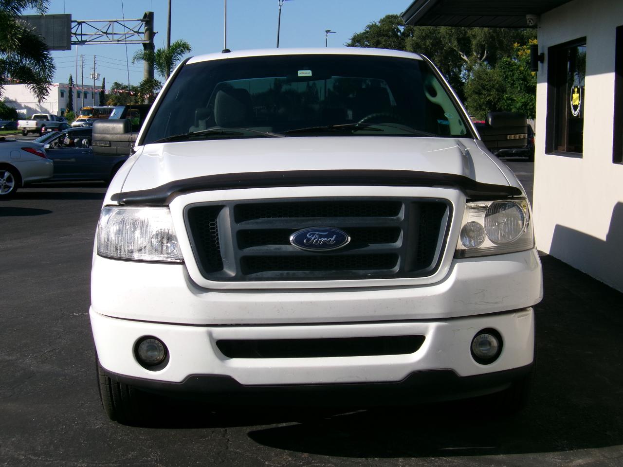 Ford F-150 STX SuperCab 5.5-ft Box 2WD 2006