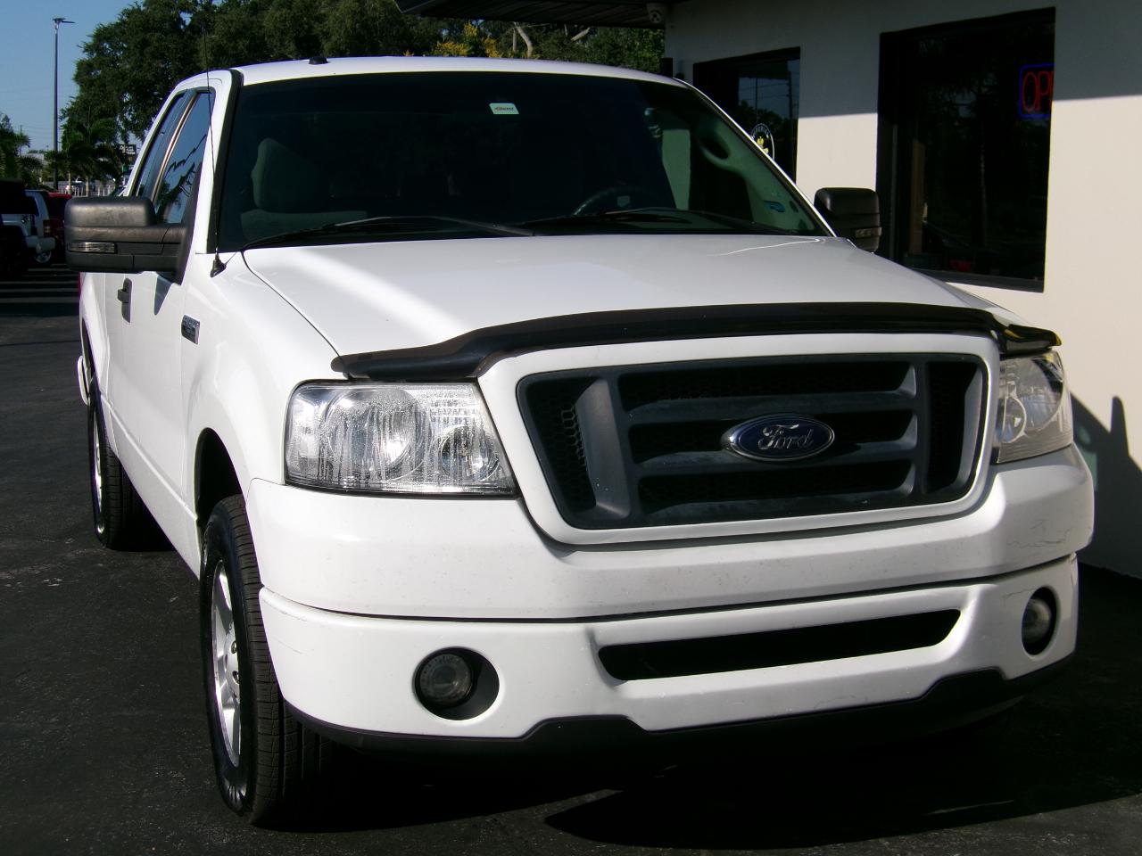 Ford F-150 STX SuperCab 5.5-ft Box 2WD 2006