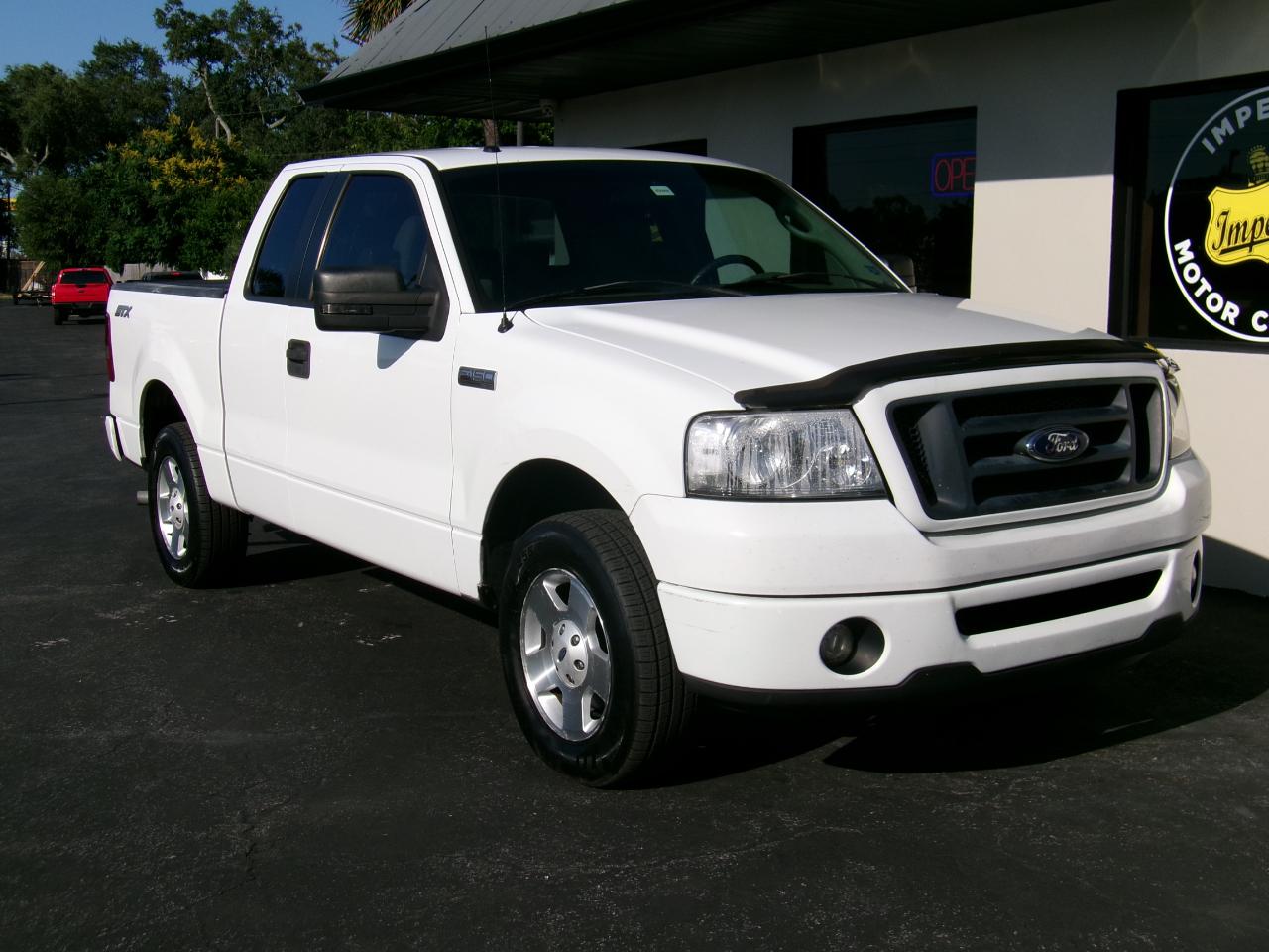 Ford F-150 STX SuperCab 5.5-ft Box 2WD 2006