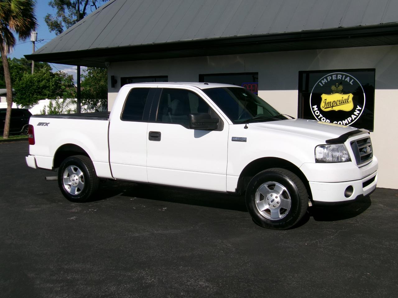 Ford F-150 STX SuperCab 5.5-ft Box 2WD 2006