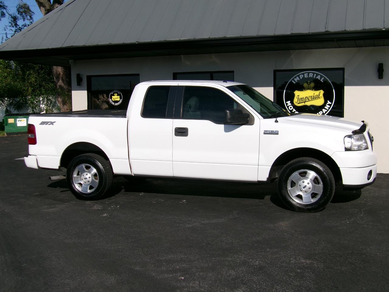 Ford F-150 STX SuperCab 5.5-ft Box 2WD 2006