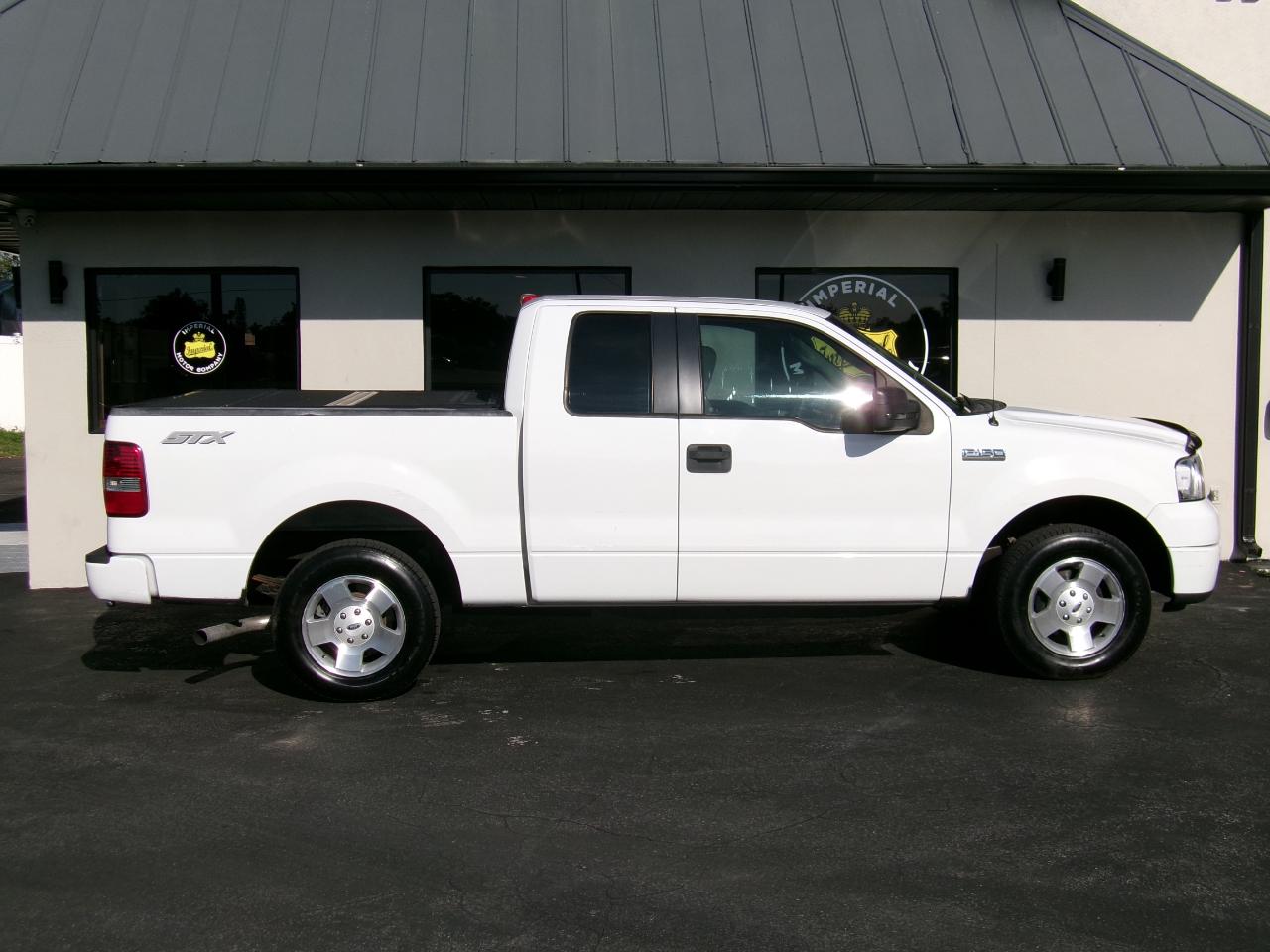 Ford F-150 STX SuperCab 5.5-ft Box 2WD 2006