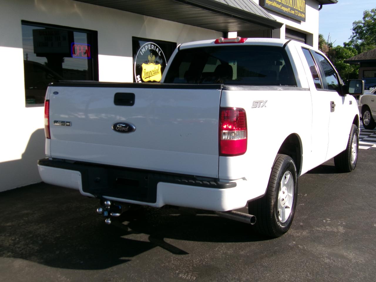 Ford F-150 STX SuperCab 5.5-ft Box 2WD 2006