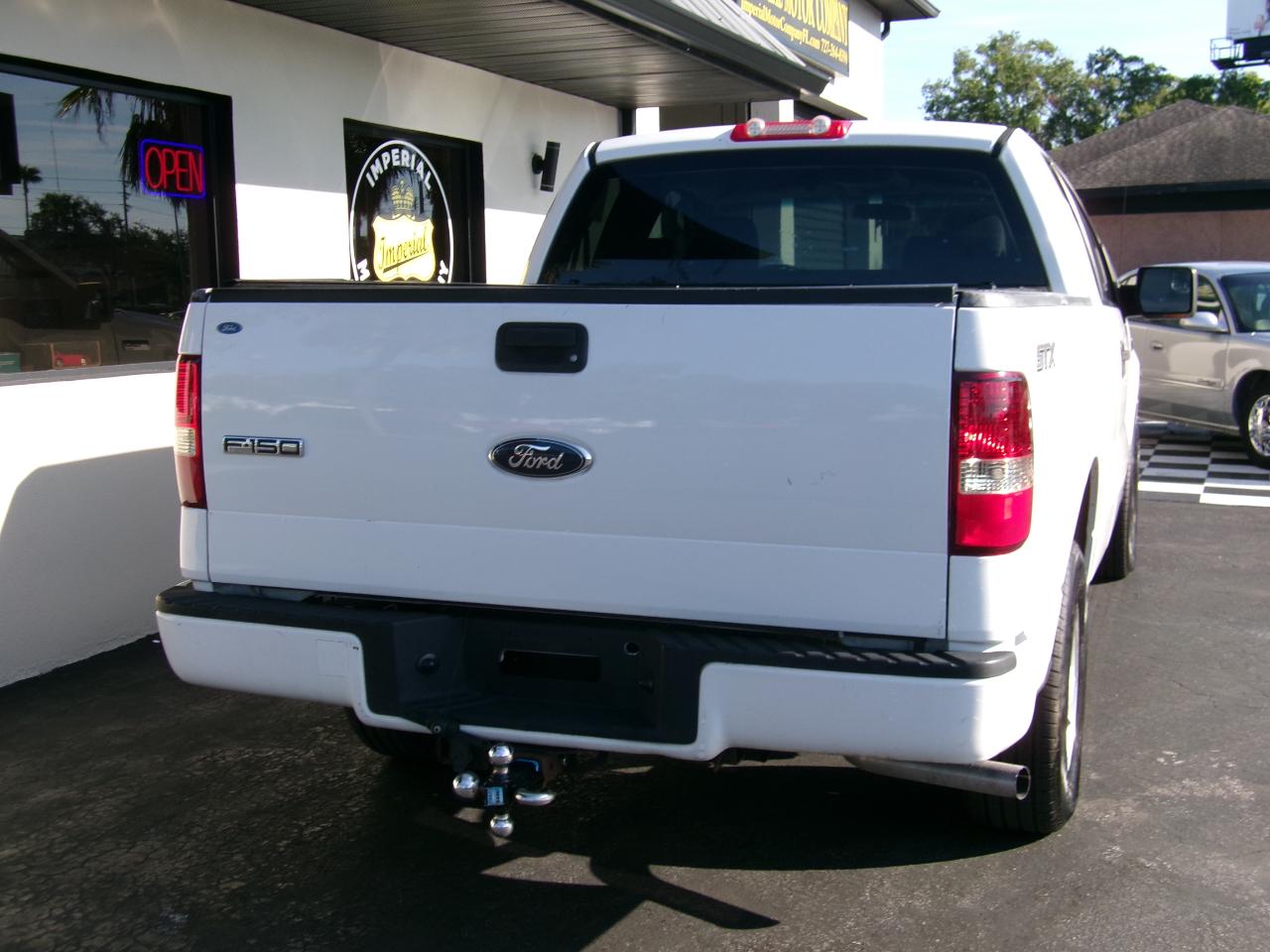 Ford F-150 STX SuperCab 5.5-ft Box 2WD 2006