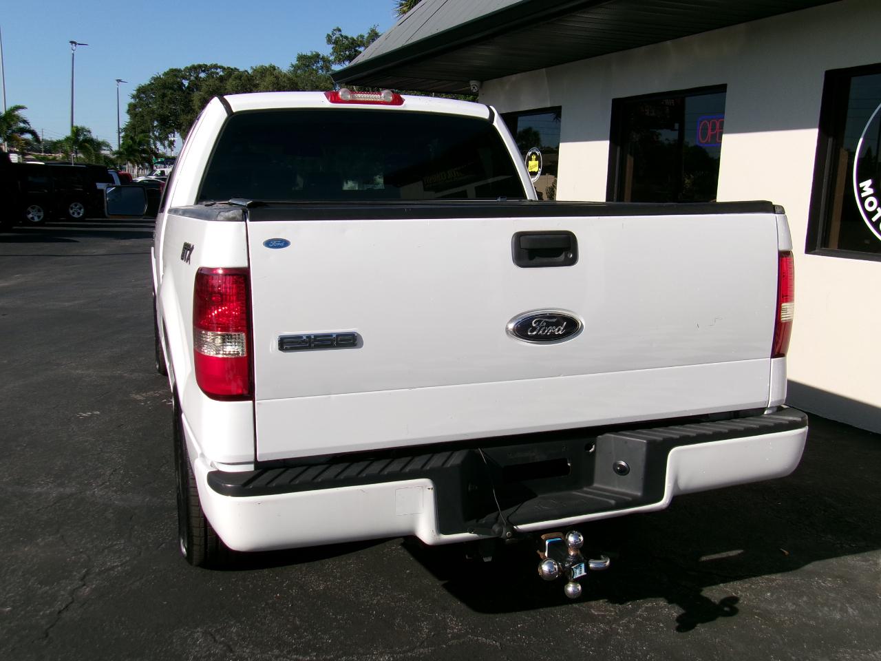 Ford F-150 STX SuperCab 5.5-ft Box 2WD 2006
