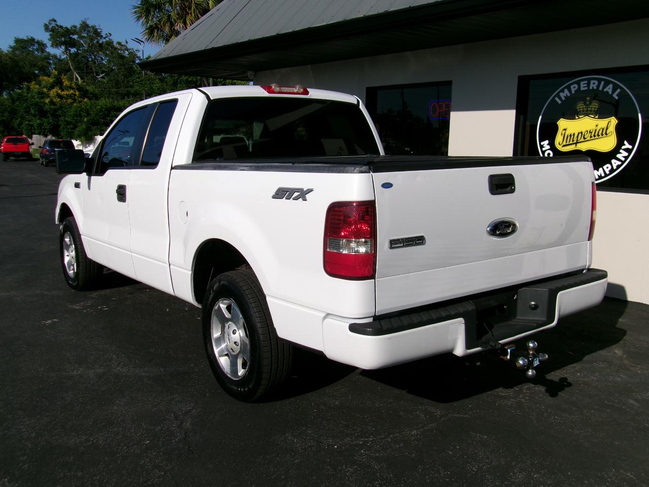 Ford F-150 STX SuperCab 5.5-ft Box 2WD 2006