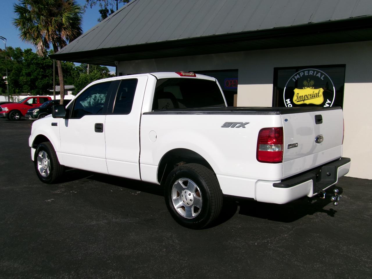 Ford F-150 STX SuperCab 5.5-ft Box 2WD 2006