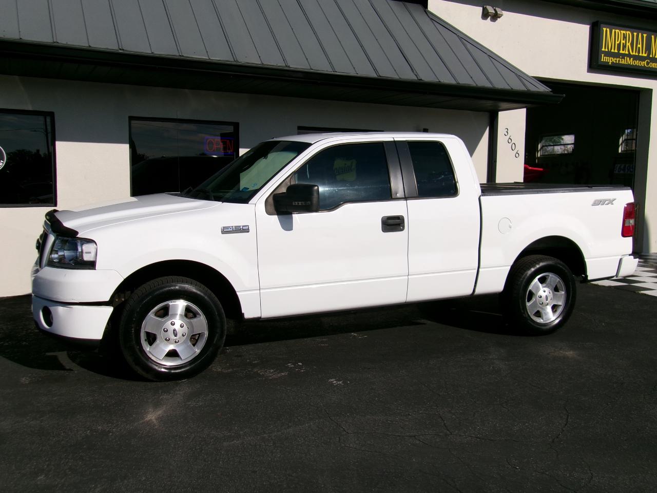 Ford F-150 STX SuperCab 5.5-ft Box 2WD 2006