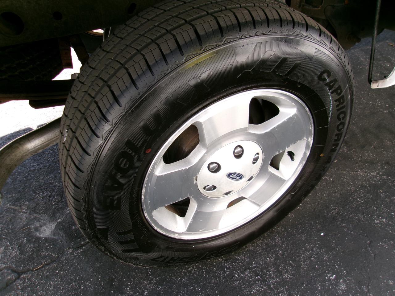 Ford F-150 STX SuperCab 5.5-ft Box 2WD 2006