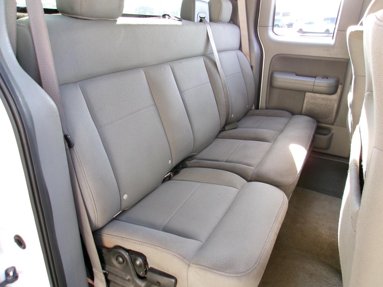 Ford F-150 STX SuperCab 5.5-ft Box 2WD 2006