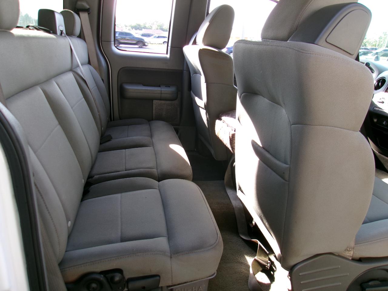 Ford F-150 STX SuperCab 5.5-ft Box 2WD 2006