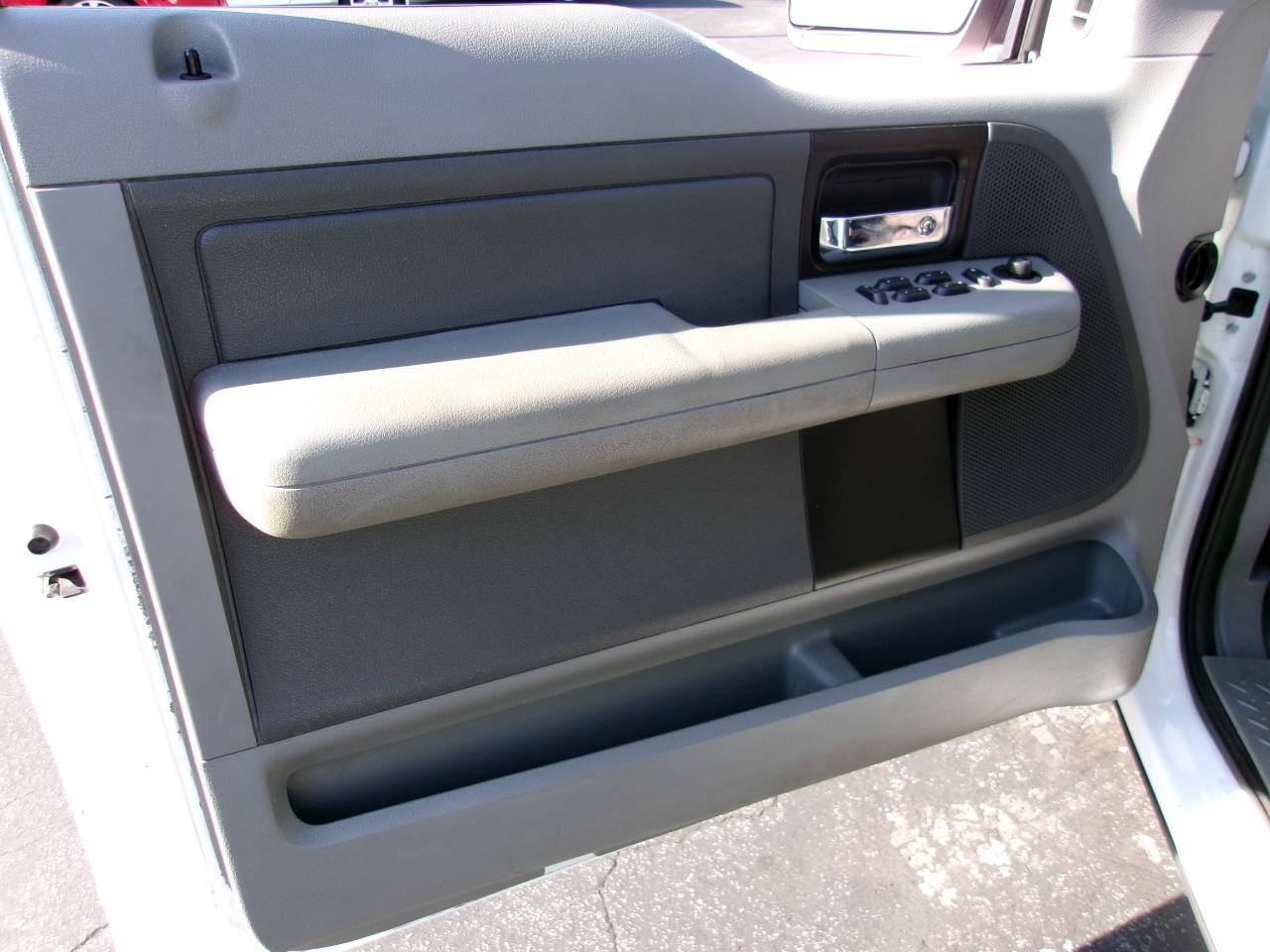 Ford F-150 STX SuperCab 5.5-ft Box 2WD 2006