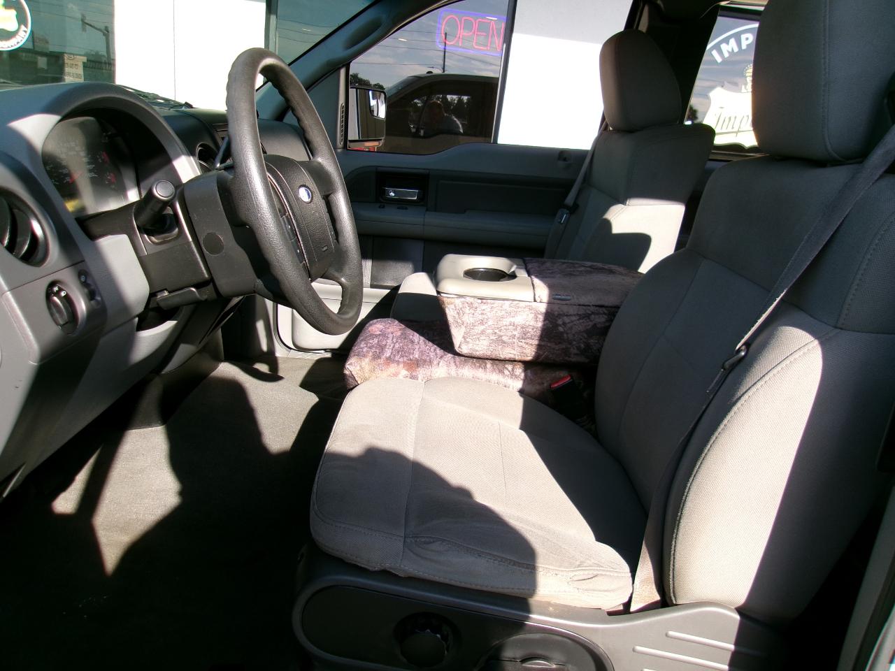 Ford F-150 STX SuperCab 5.5-ft Box 2WD 2006