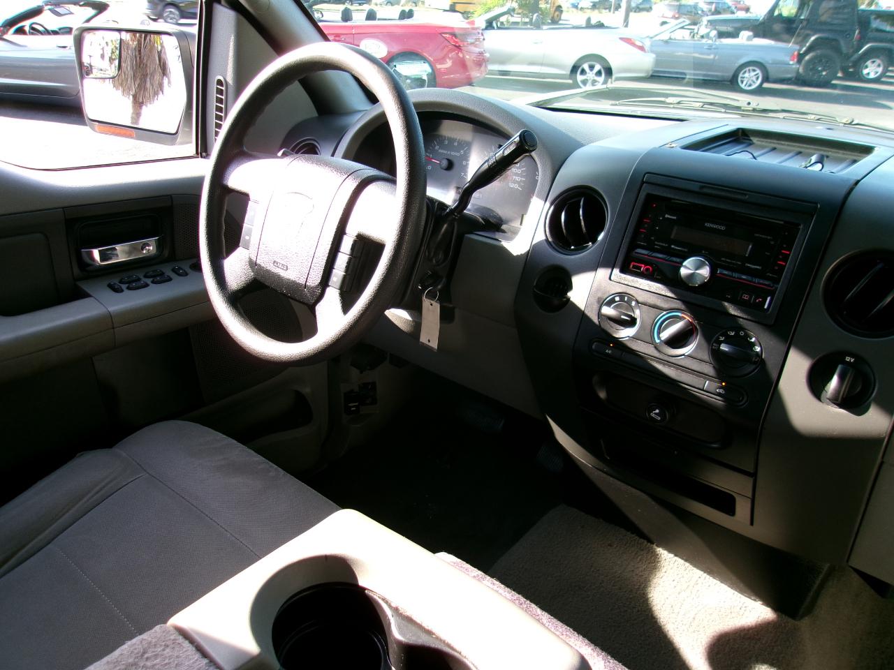 Ford F-150 STX SuperCab 5.5-ft Box 2WD 2006